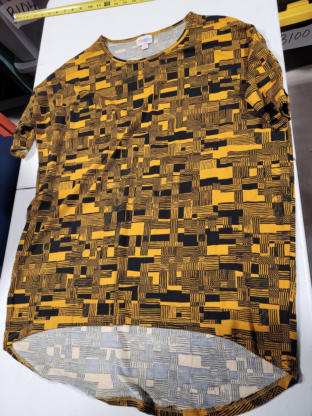 LuLaRoe Yellow and Black Geometric Short Sleeve Tee